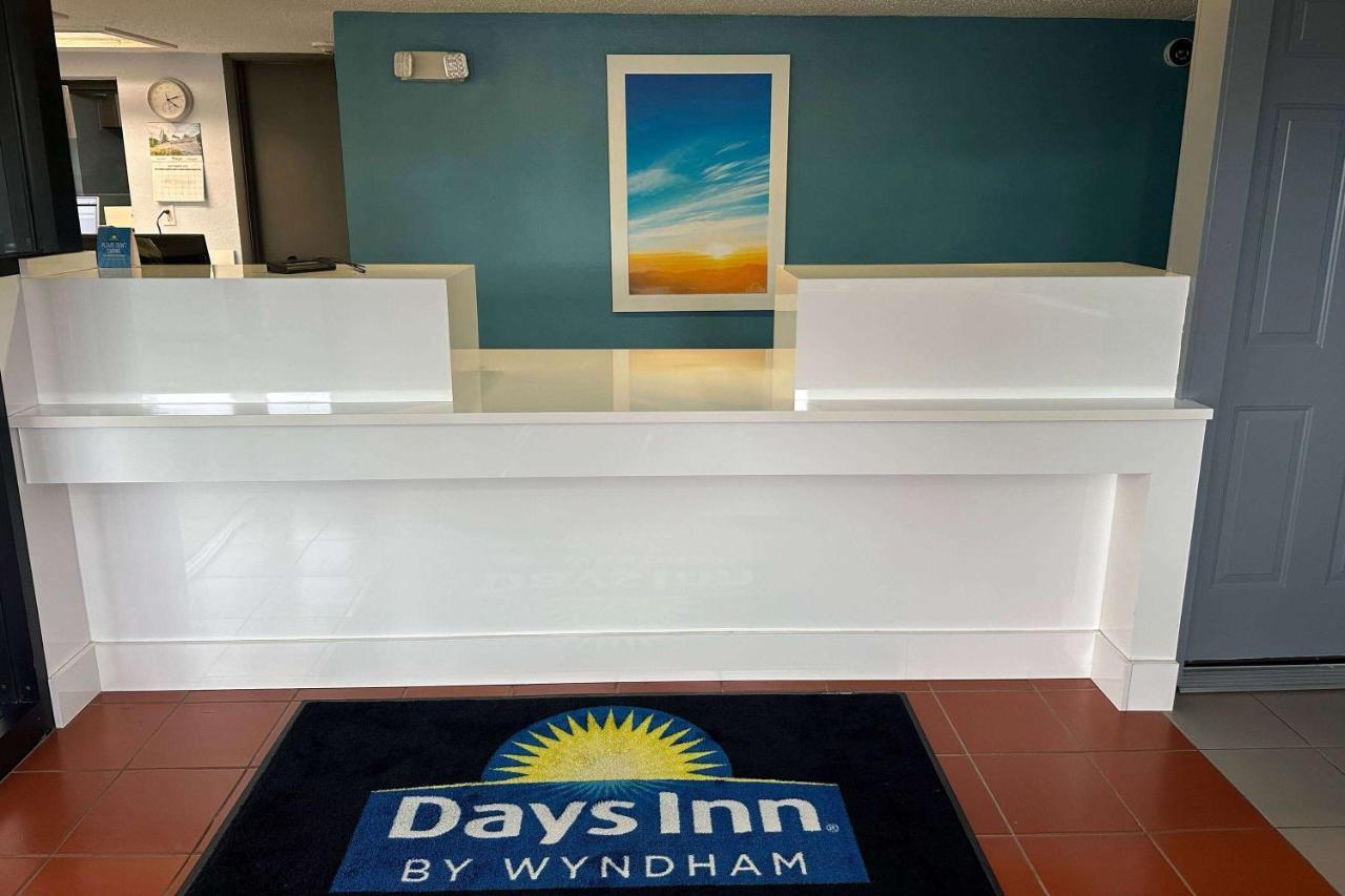 Days Inn By Wyndham Columbus Worthington エクステリア 写真