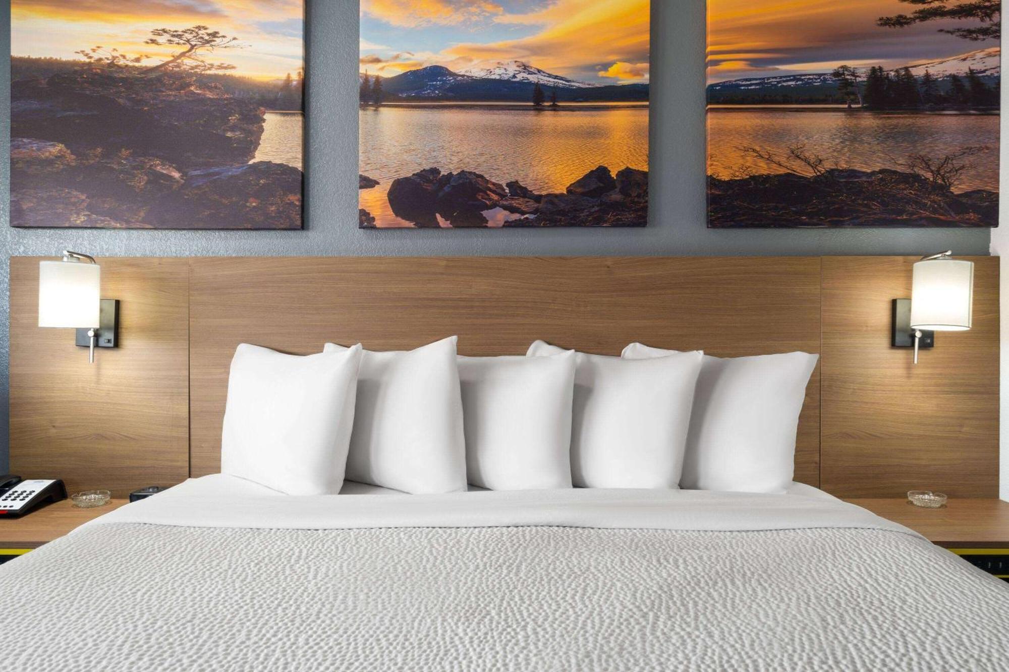 Days Inn By Wyndham Columbus Worthington エクステリア 写真