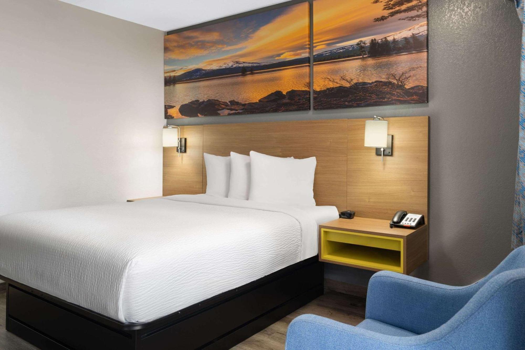 Days Inn By Wyndham Columbus Worthington エクステリア 写真